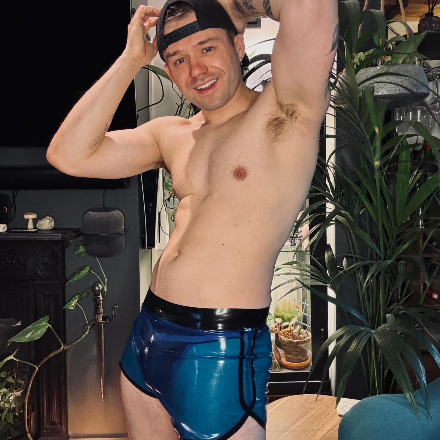 STRETCH Sport Shorts - Transparent Purple